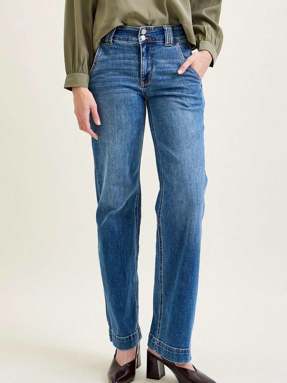 Judy Blue Mid Wash Straight Leg Jeans
